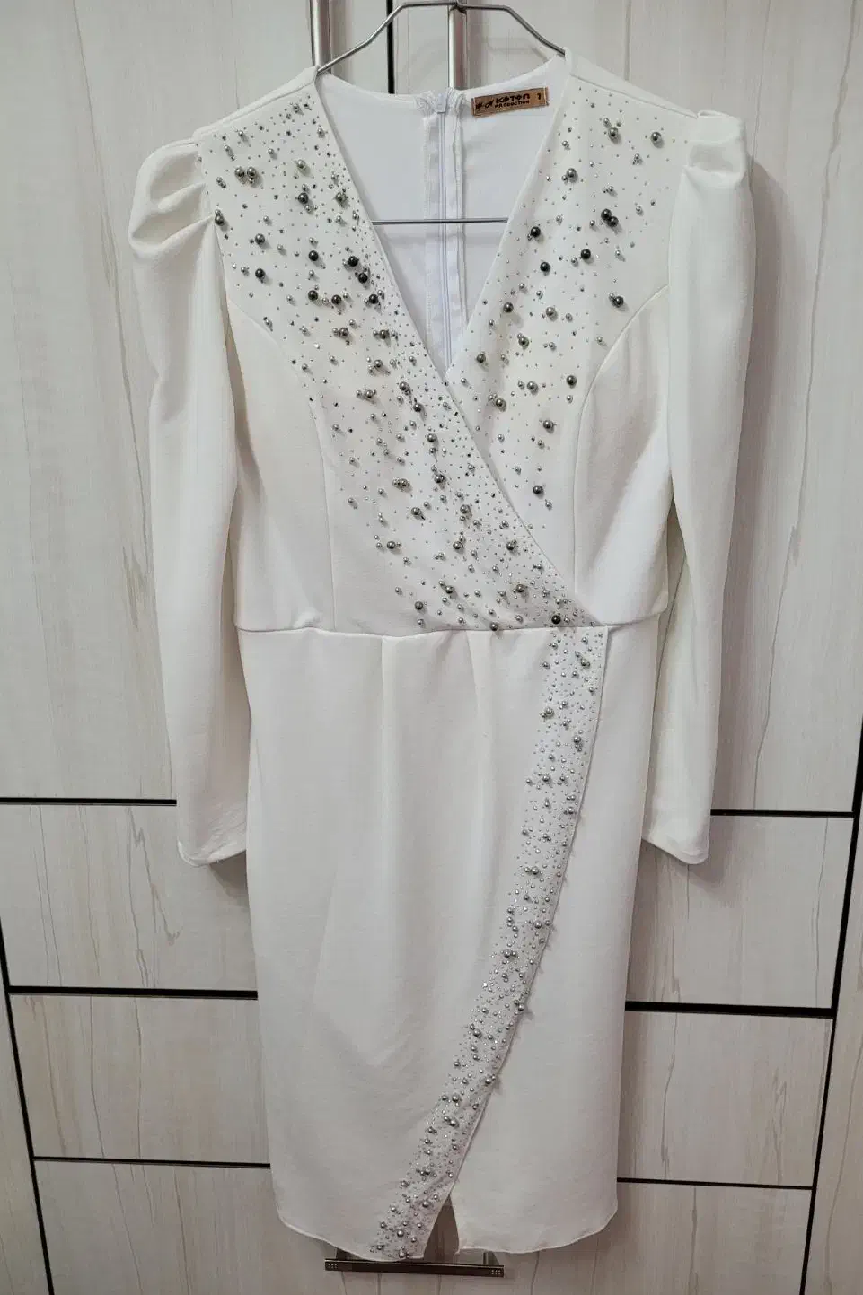 لباس مجلسی نو|لباس|دهق, |دیوار