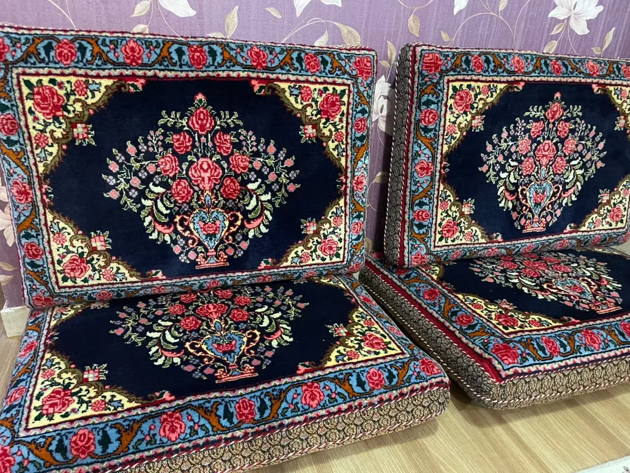 شش عدد پشتی عالی و تمیز|پشتی|سنندج, |دیوار