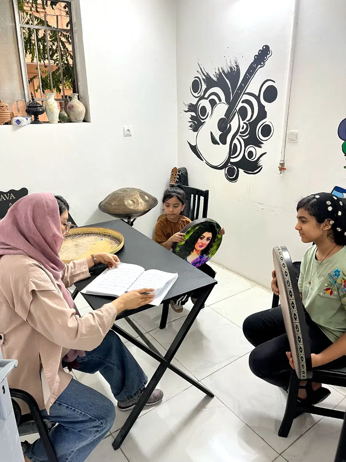 آموزش گیتار ، هنگدرام ، تنبک ، سنتور ، دف|خدمات آموزشی|مشهد, امیر المومنین|دیوار