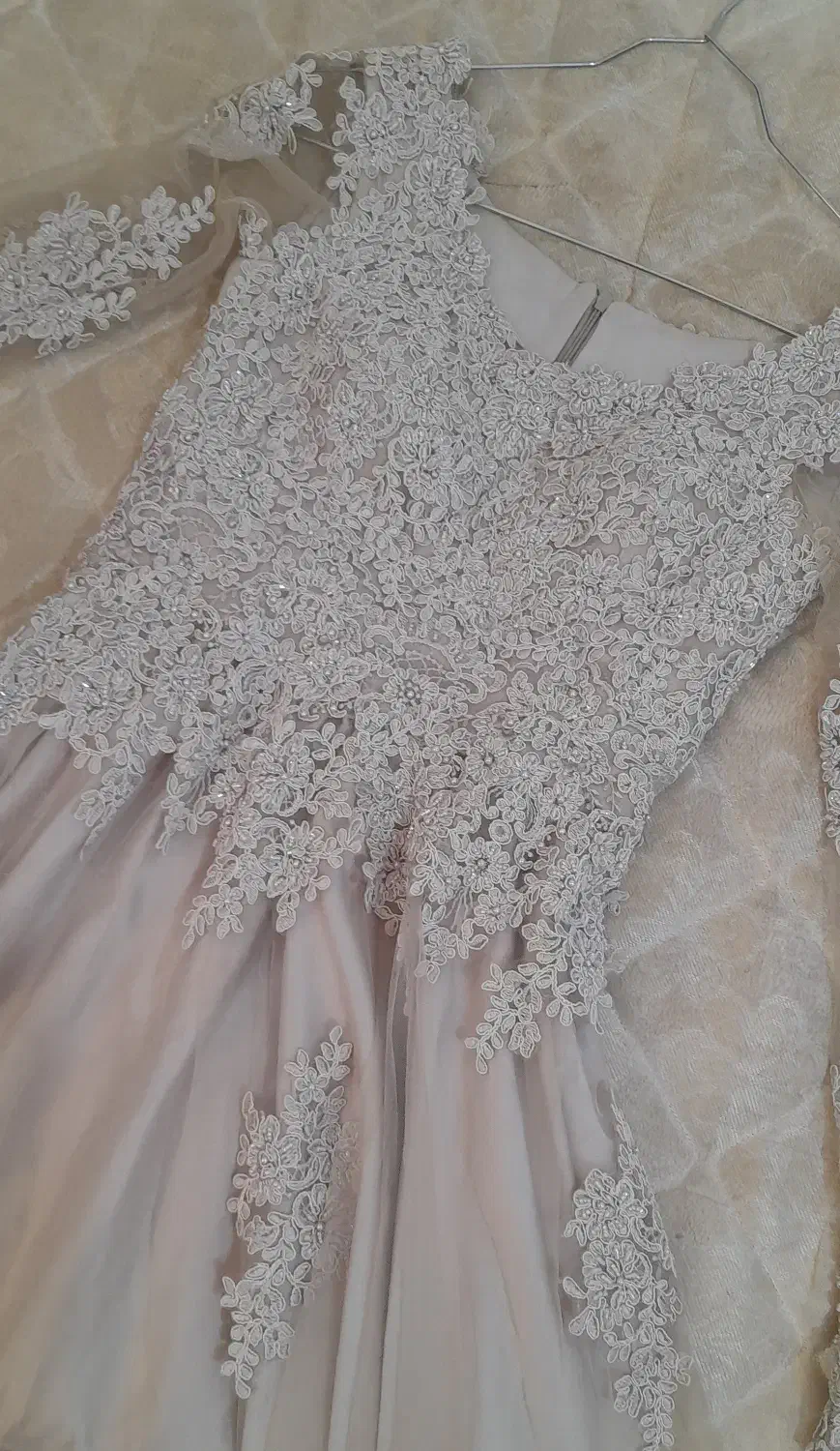 لباس عقد و نامزدی|لباس|اصفهان, فردوان|دیوار