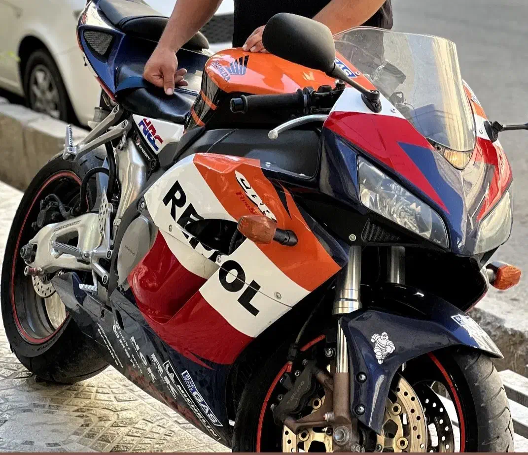 سی بی ار 1000|موتورسیکلت|رباطکریم, رباطکریم|دیوار