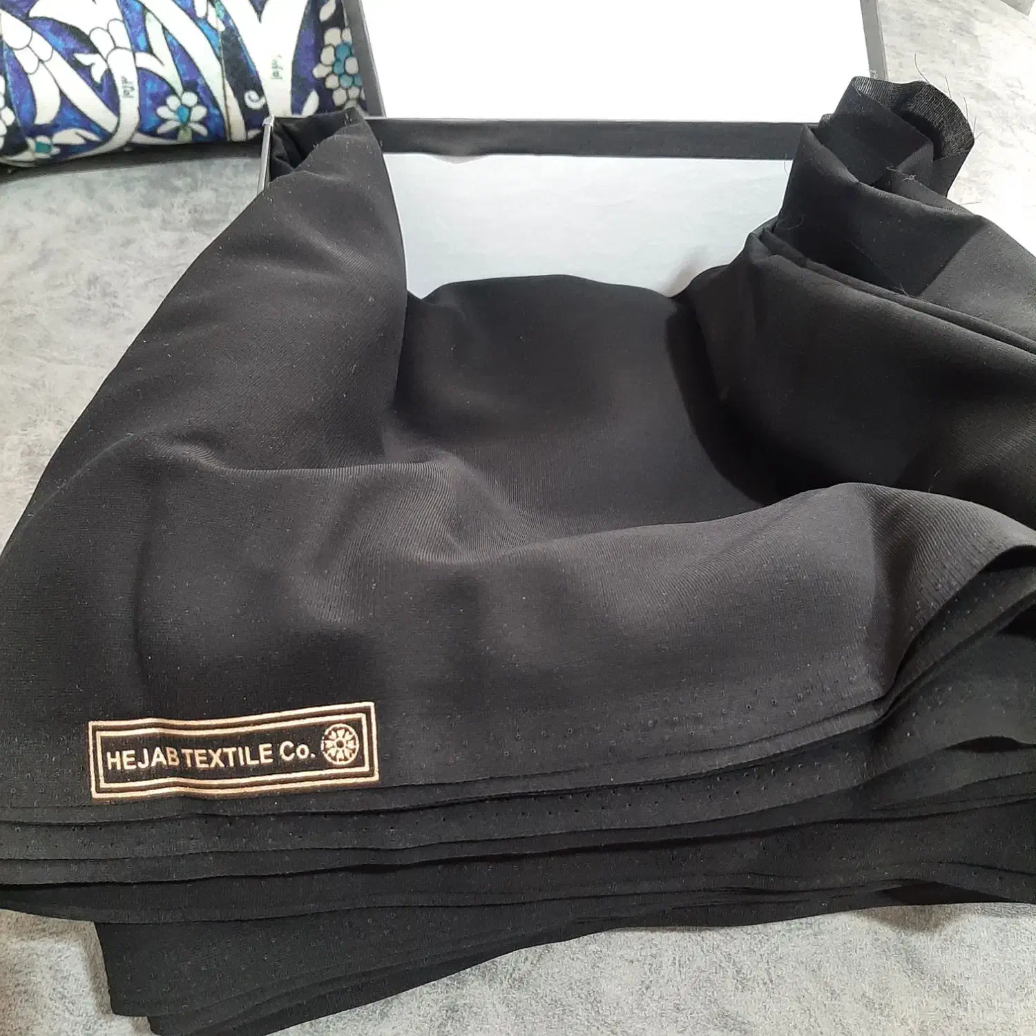 چادر مشکی|لباس|کرمان, |دیوار