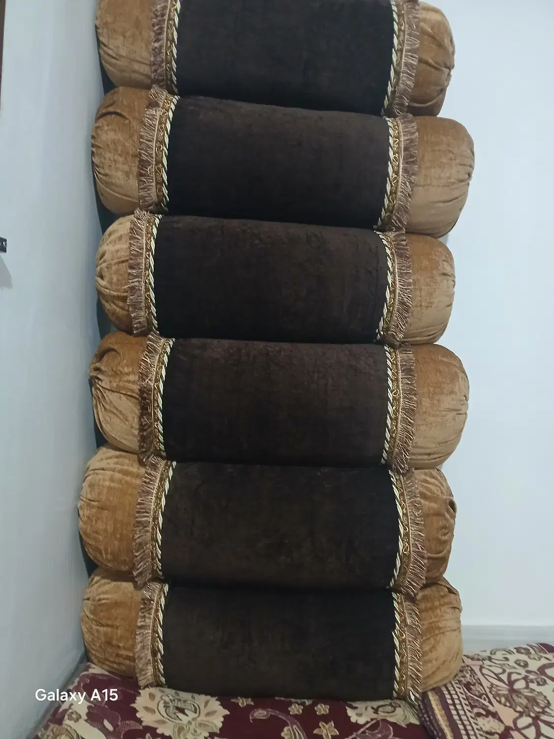 بالشت قلتکی|رختخواب، بالش، پتو|شیراز, کوشک میدان|دیوار