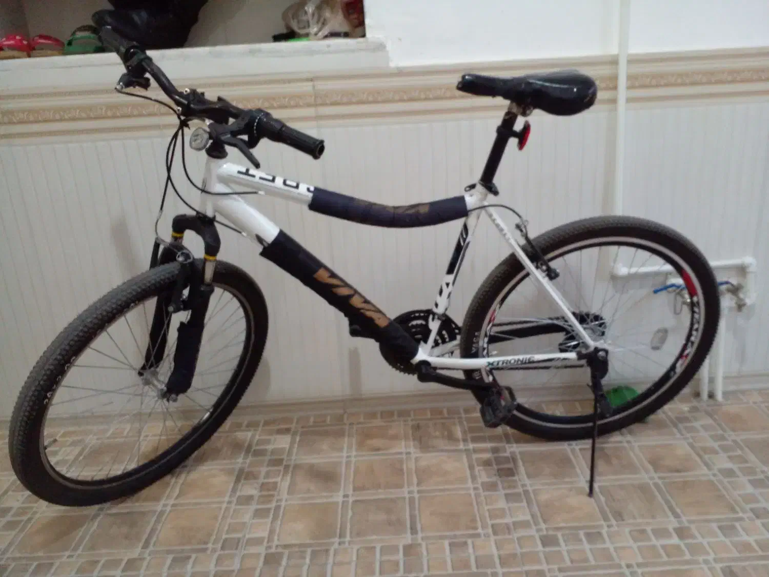 دوچرخه|دوچرخه، اسکیت، اسکوتر|شاهین دژ, |دیوار