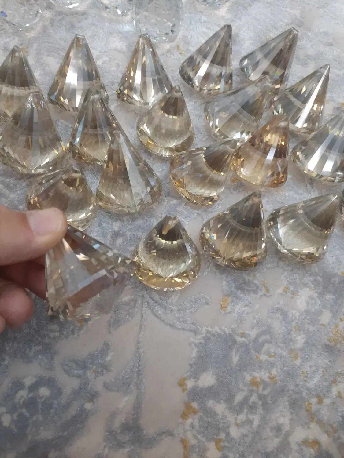 گوی کریستالی|لوستر و چراغ آویز|کرمانشاه, |دیوار