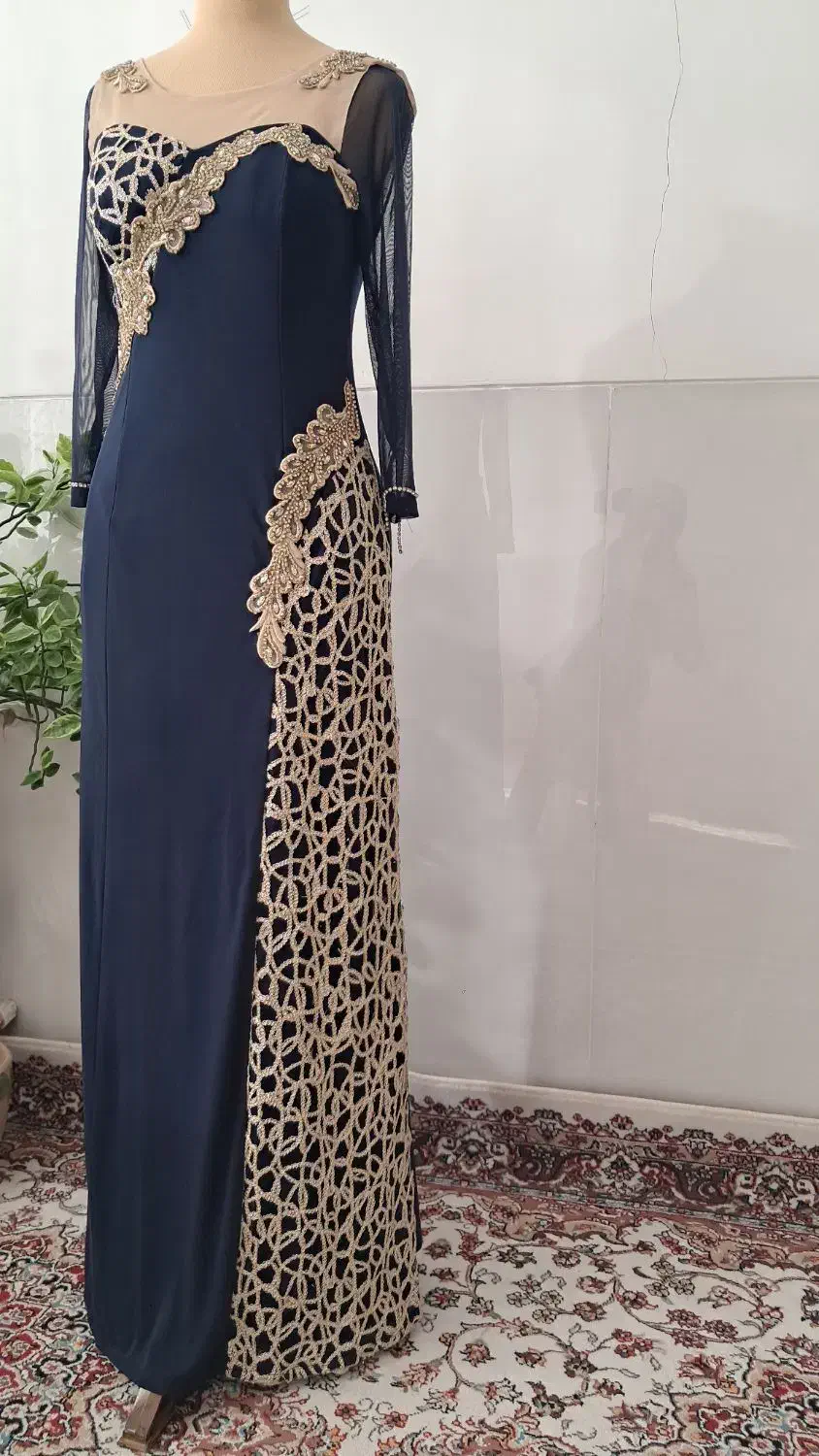 لباس مجلسی|لباس|یزد, |دیوار