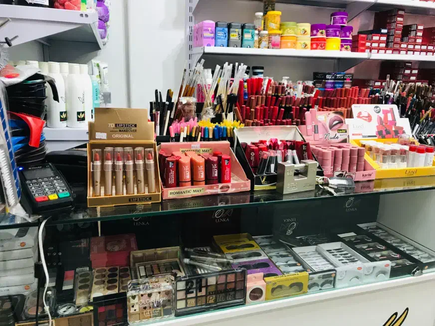 ویترین پیشخوان و قفسه فلزی|فروشگاه و مغازه|همدان, |دیوار