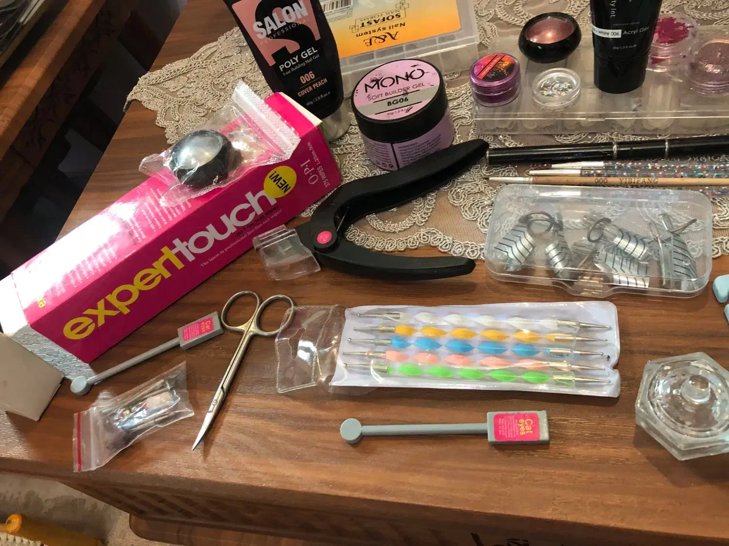 وسایل و ابزار کاشت ناخن بفروش میرسد|آرایشی، بهداشتی، درمانی|رشت, امین الضرب|دیوار