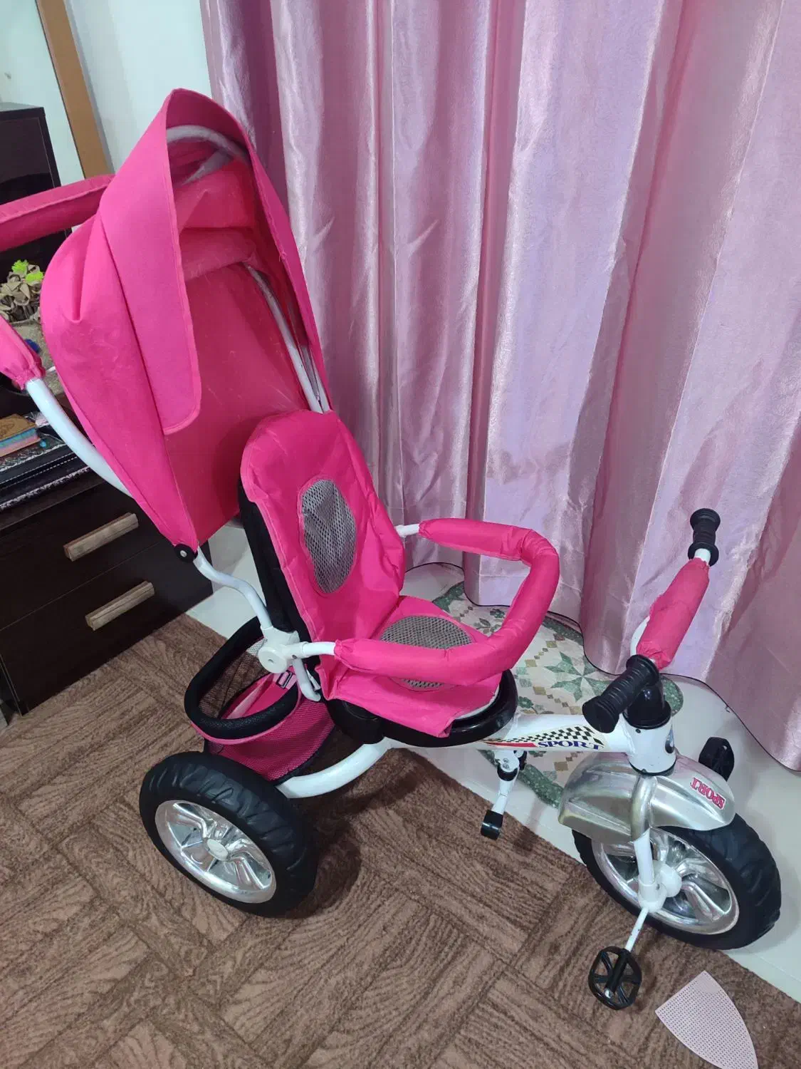 سه چرخه|دوچرخه، اسکیت، اسکوتر|کیش, |دیوار