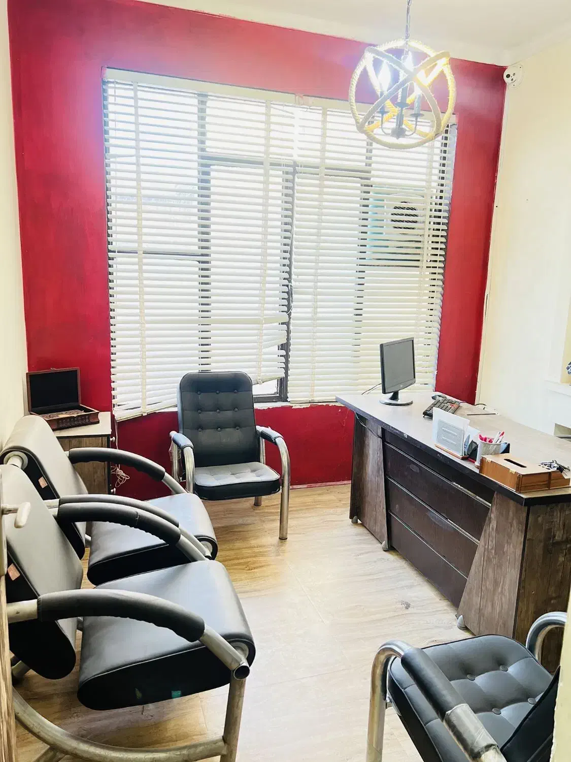 اجاره یک اتاق از دفتر کار در مرکز شهر|اجارهٔ دفتر کار، اتاق اداری، مطب|شیراز, فخرآباد (دروازه کازرون)|دیوار