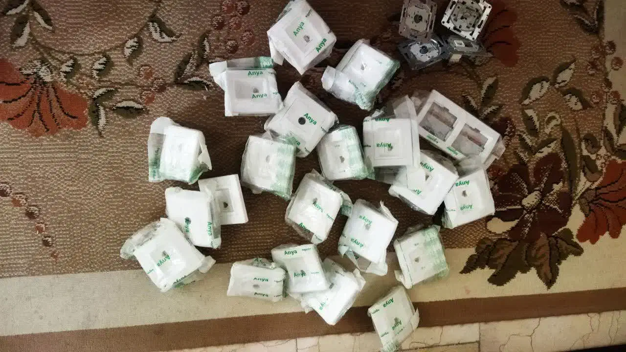 کلید آنتن اشنایدر اصل فرانسه|مصالح و تجهیزات ساختمان|اصفهان, ناژوان|دیوار