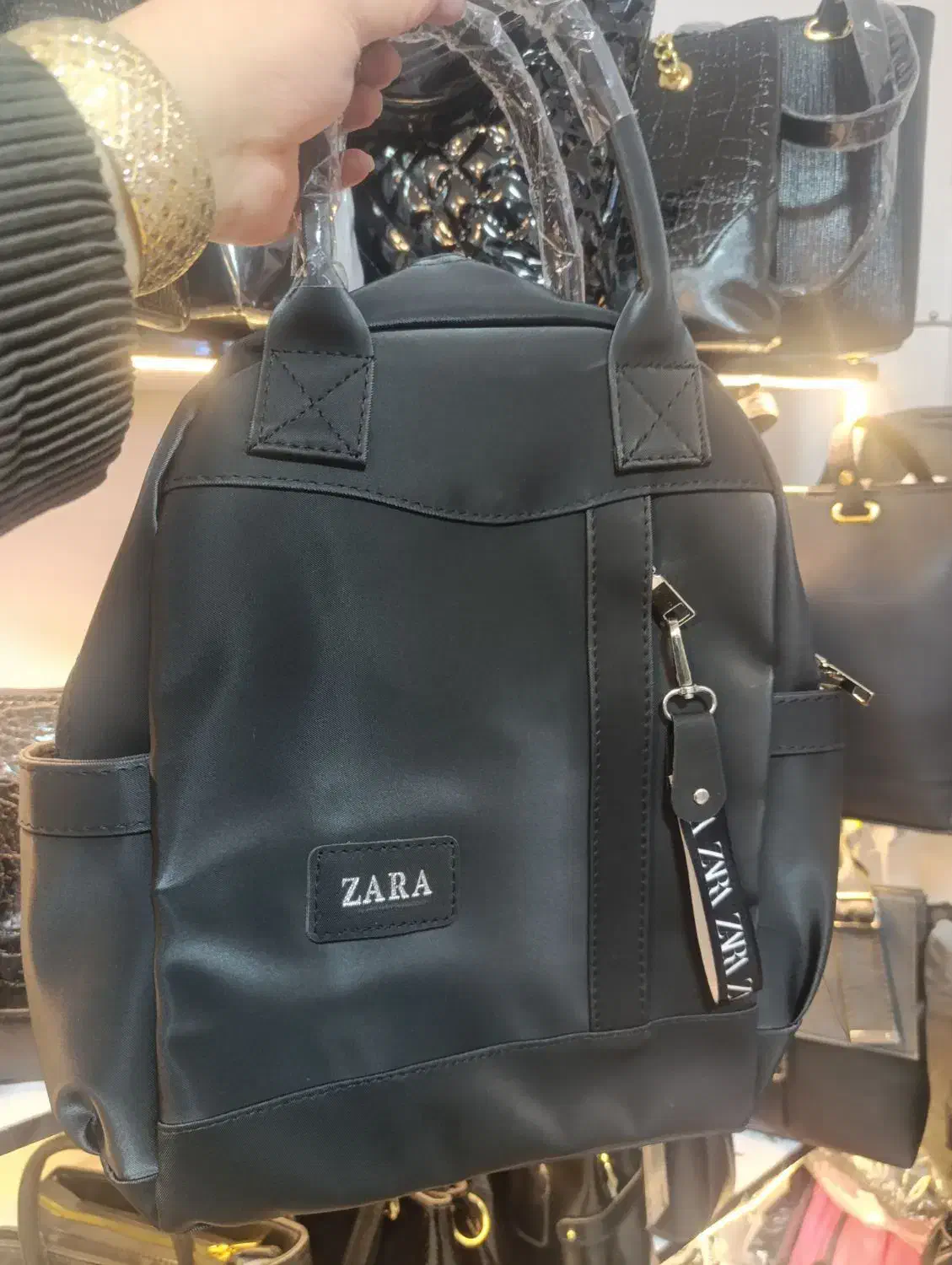 تنوع کیف در گالری رز|کیف، کفش، کمربند|آران و بیدگل, |دیوار