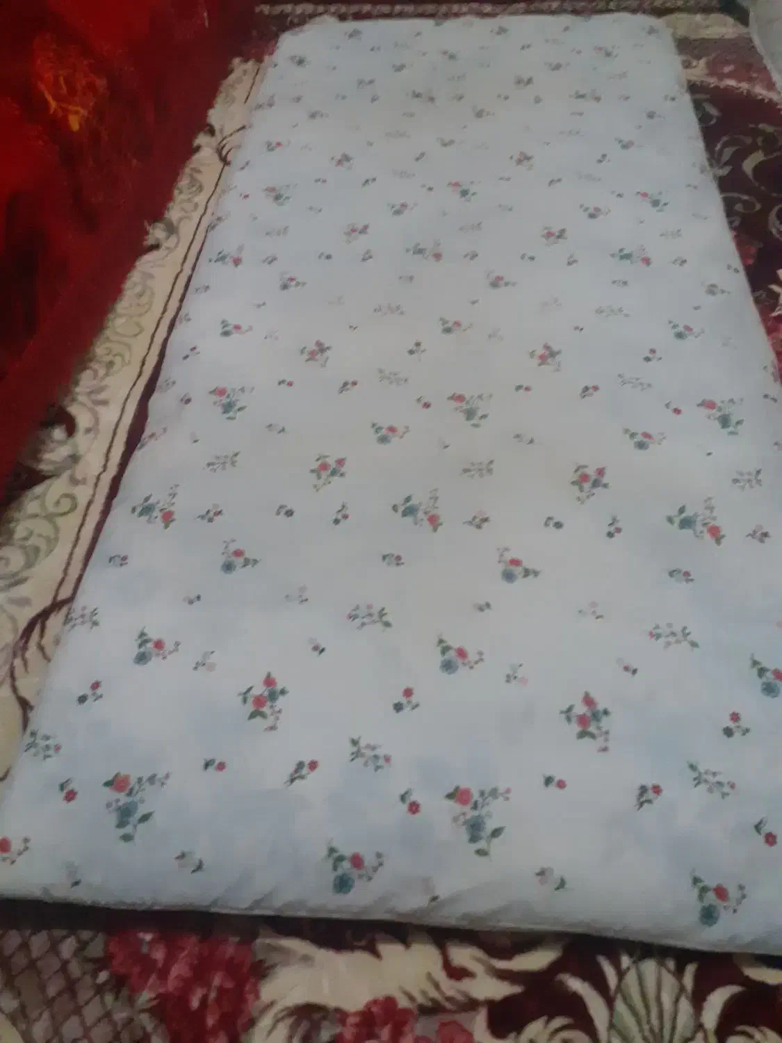 تشک|رختخواب، بالش، پتو|صدرا-فارس, فاز ۱|دیوار