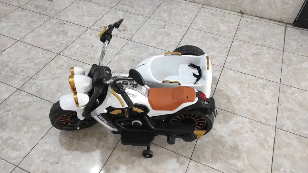 ماشین شاژی تعدای دو نفره  زیبا|اسباب‌بازی بچه|کرج, استاندارد|دیوار