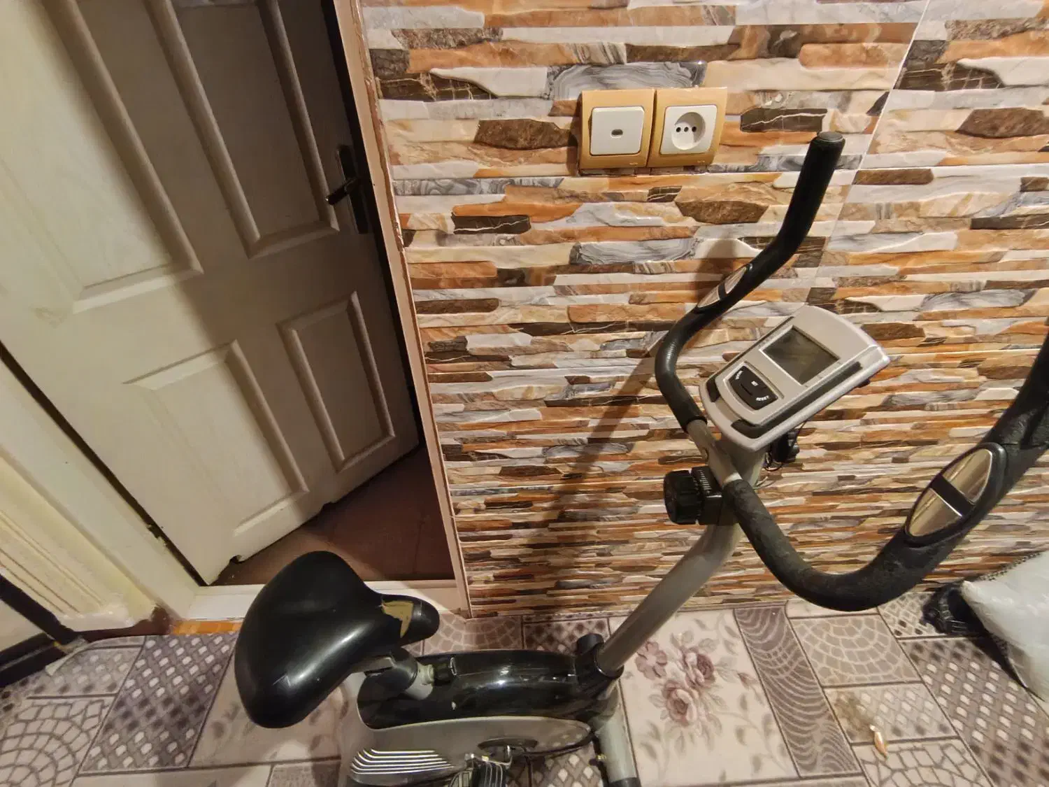 لوازم خانگی|تجهیزات ورزشی|کرج, حصار|دیوار