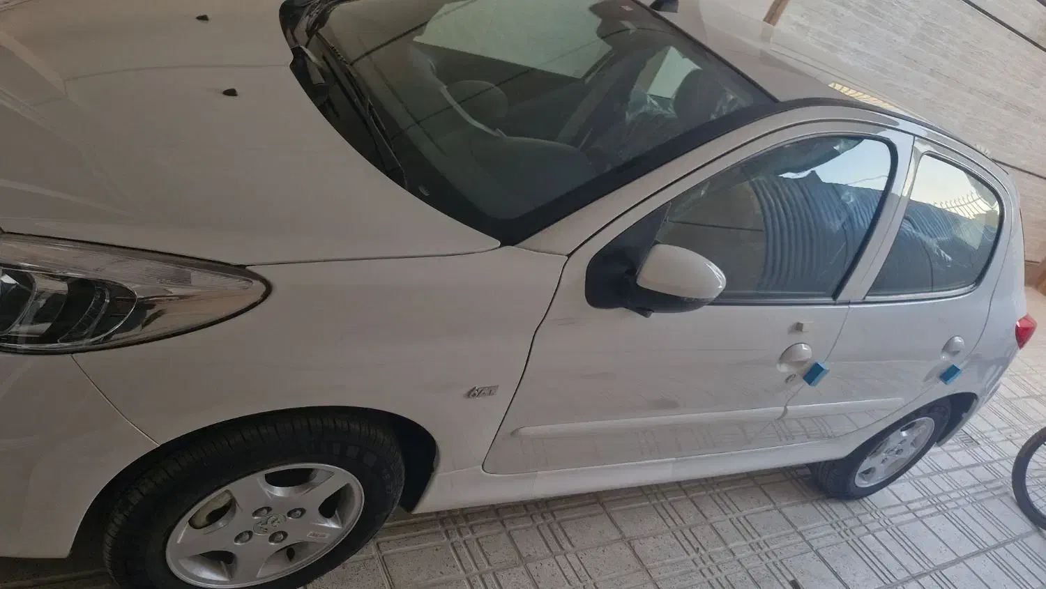 ۲۰۷اتومات سقف فلزبرج۶سفید|خودرو سواری و وانت|اصفهان, هفتون|دیوار