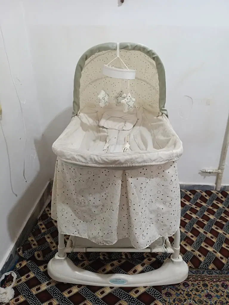 گهواده|تخت و صندلی بچه|قم, سیدان|دیوار