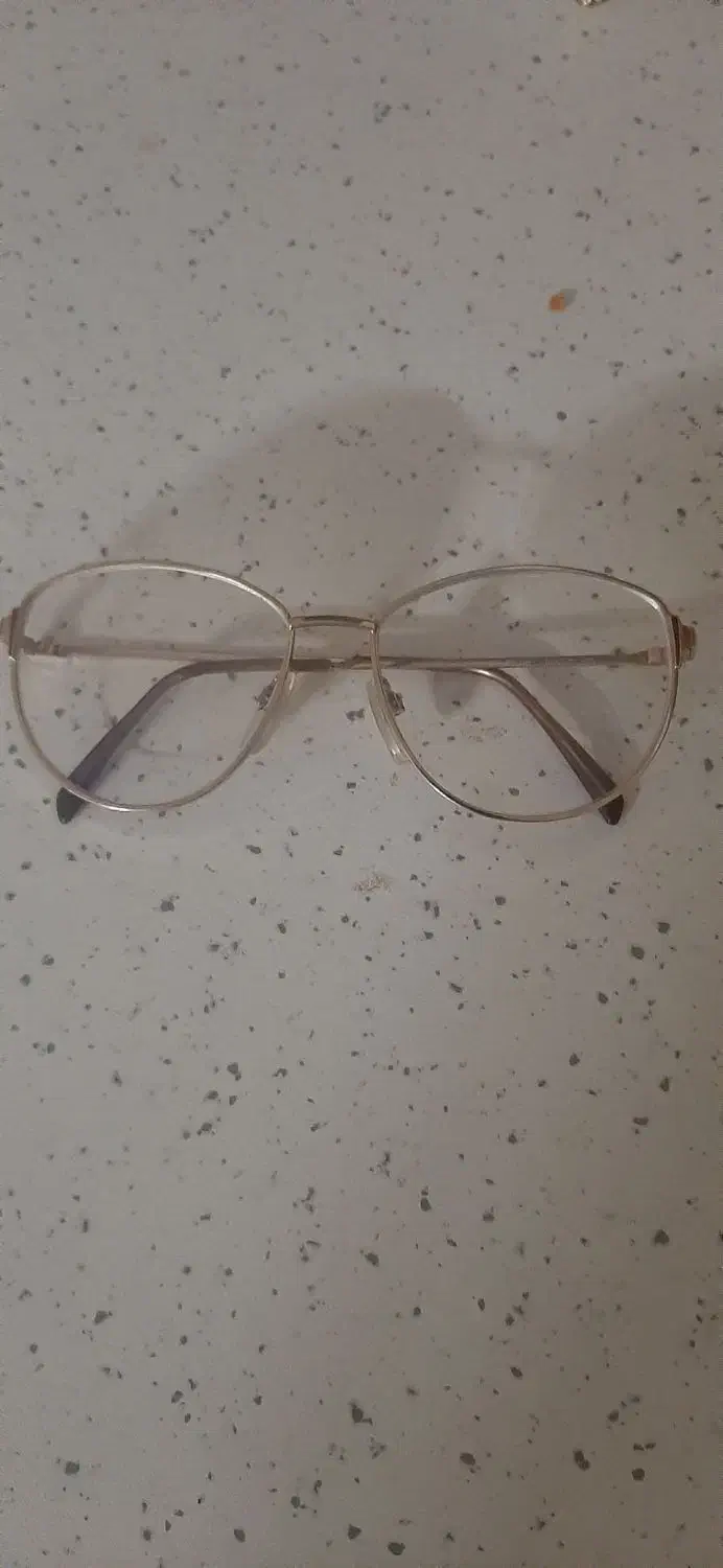 قاب عینک|زیورآلات و اکسسوری|قنوات, |دیوار