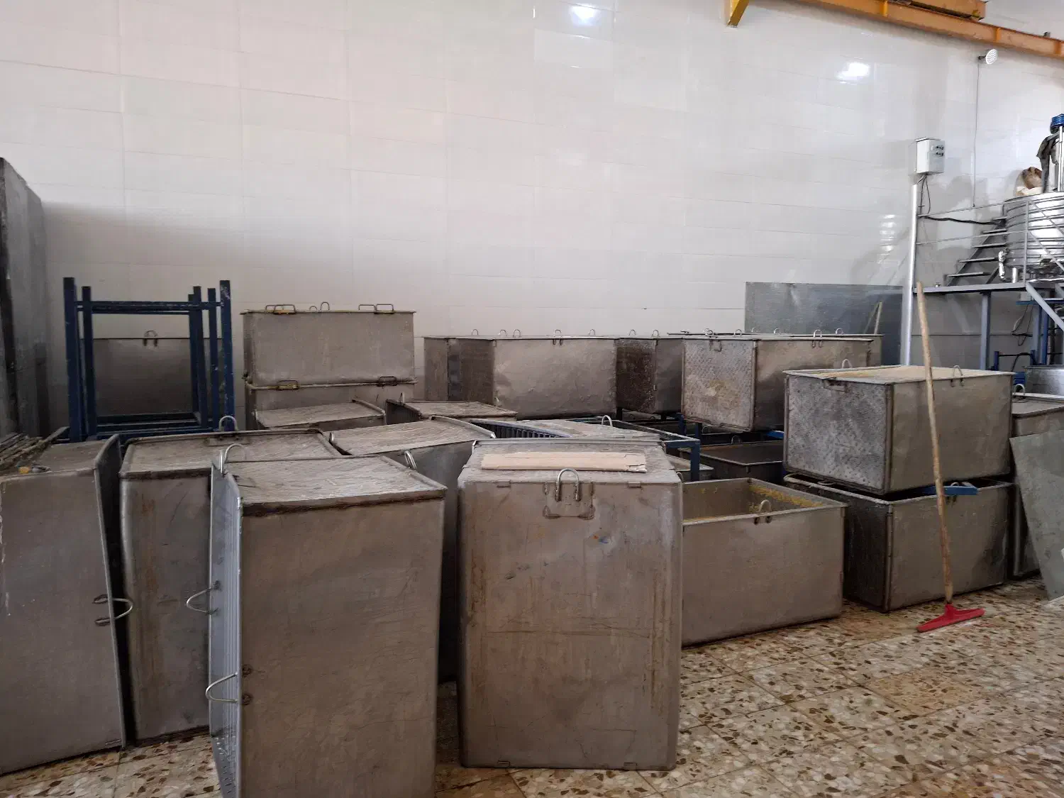 فروش کامل تجهیزات و ماشین الات تولید خط نبات|عمدهفروشی|برخوار, |دیوار