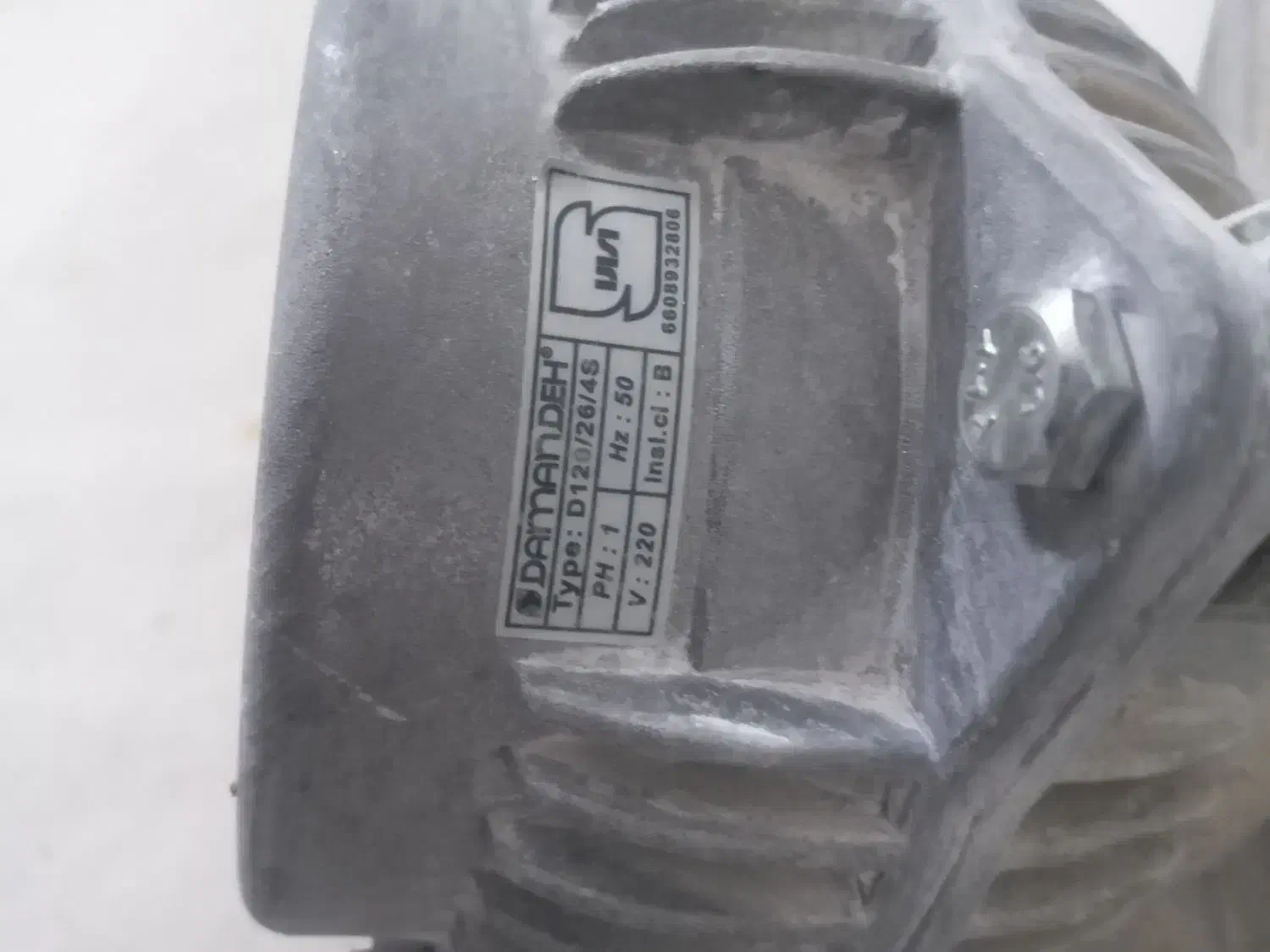 فن ۶۰×۶۰|پنکه و تصفیهکنندهٔ هوا|گلبهار, شهر جدید گلبهار|دیوار