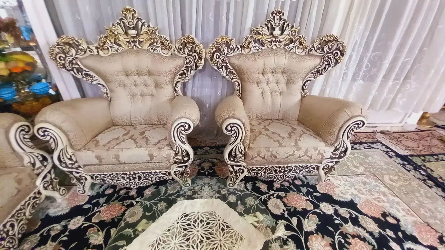 مبلمان شاه نشین کلاف درشت و شیک( در حد نونو )|مبلمان خانگی و میز عسلی|بروجرد, |دیوار