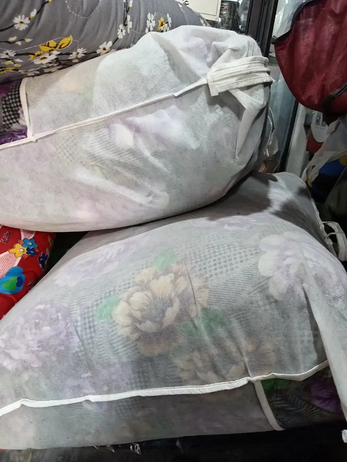 مسافرتی تشکک دو نفره|رختخواب، بالش، پتو|شیراز, صاحب الزمان|دیوار