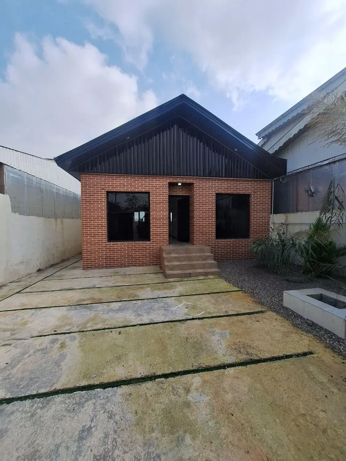 ویلا نوساز ۲۰۰متری با بهار خواب/آناملک|فروش خانه و ویلا|خشکبیجار, |دیوار