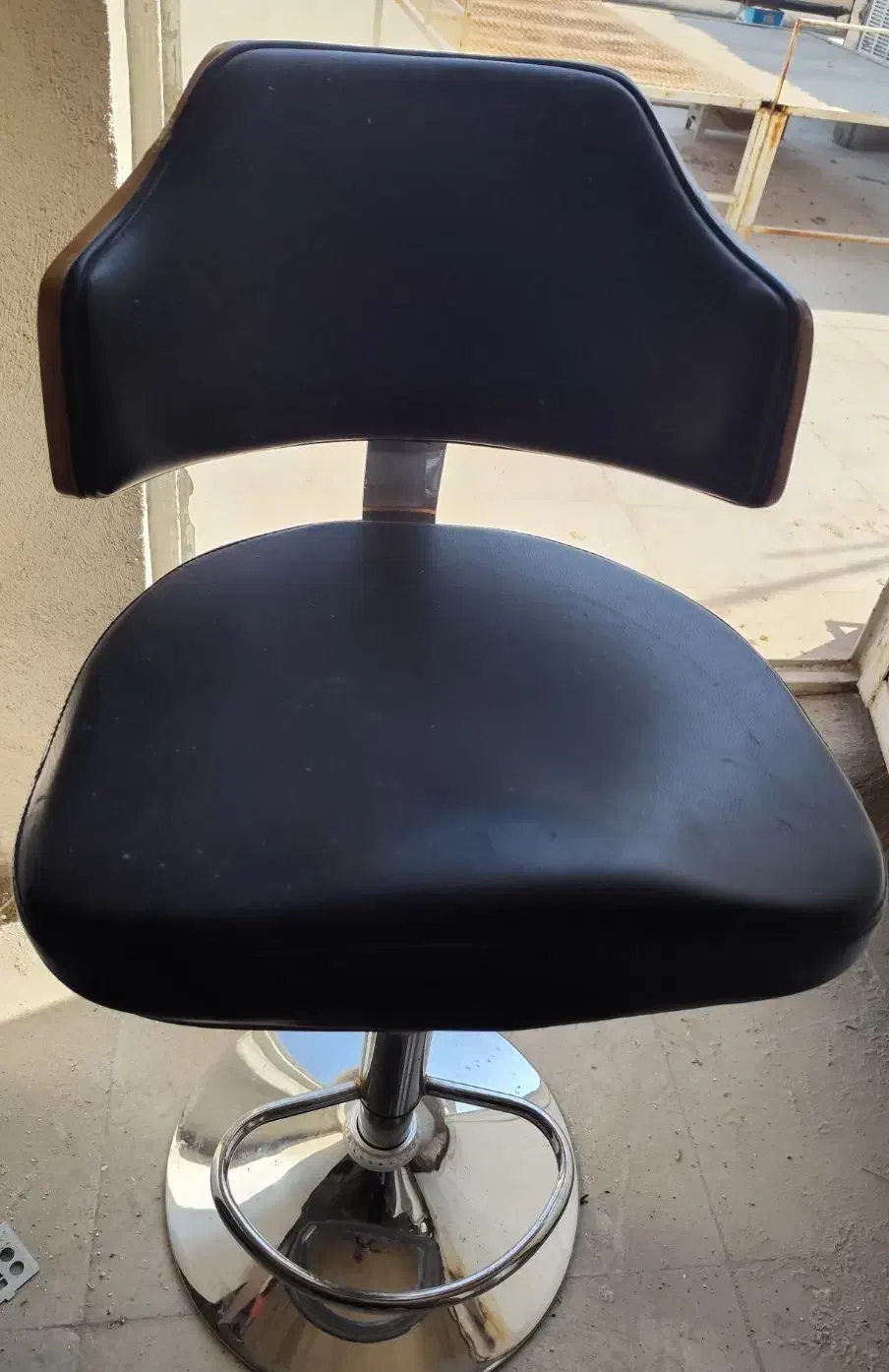 صندلی پایه بلند|صندلی و نیمکت|مرودشت, فاز دوم شهرک فرهنگیان|دیوار