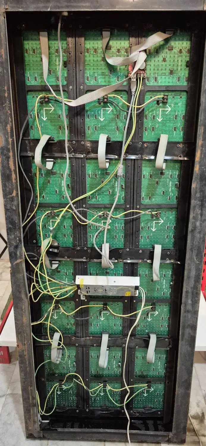 تابلو روان ۴۰×۱۶۰ به شرط سالم بودن|فروشگاه و مغازه|یزد, |دیوار