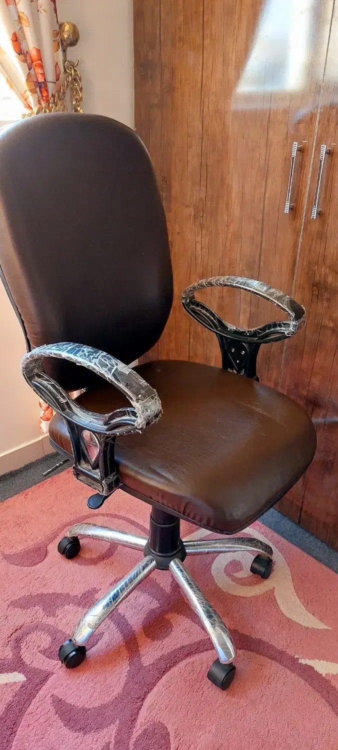 صندلی اداری راحتی چرخدار گردان|صندلی و نیمکت|کرج, باغستان|دیوار