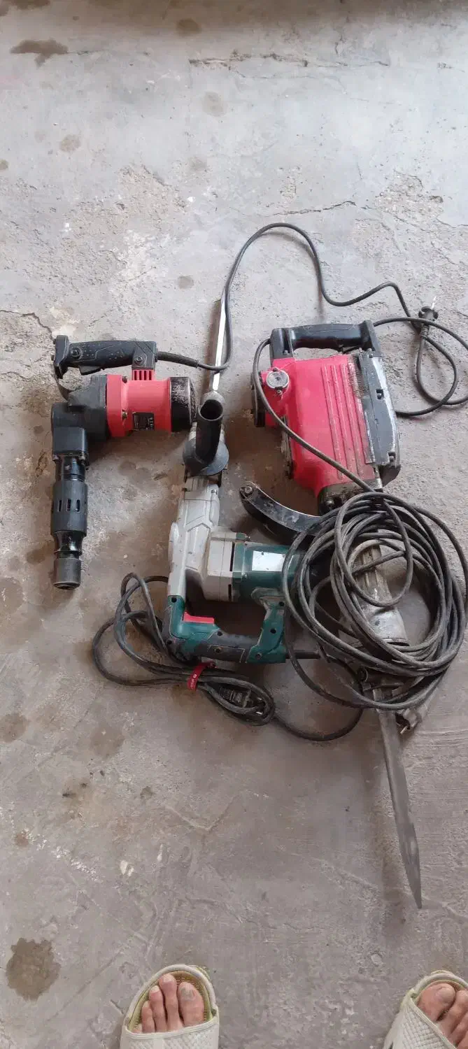 تخریب با پیکور بزرگ وکنده کاری با پیگور گوچک|خدمات پیشه و مهارت|ایرانشهر, |دیوار