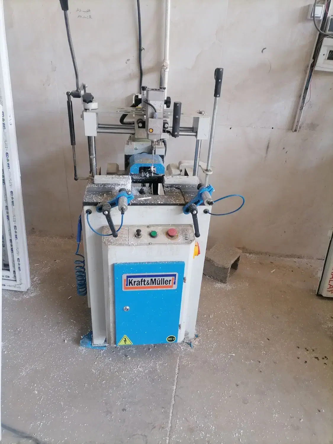 دستگاه کامل تولید درب و پنجره های یو پی وی سی|ماشینآلات صنعتی|شیراز, گچی|دیوار