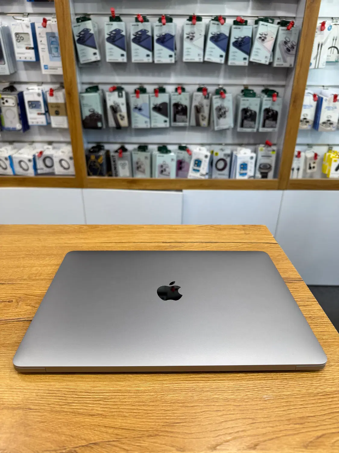 مک بوک پرو M1 2020 13 inch|رایانه همراه|تهران, درختی|دیوار