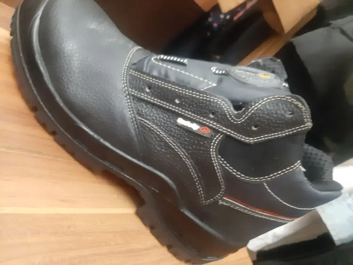 کفش ضد برق اهنی|کیف، کفش، کمربند|فردیس, فردیس|دیوار