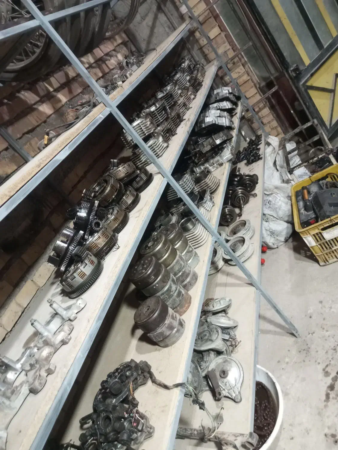 استوک فروشی حسین|قطعات یدکی و لوازم جانبی|دلند, |دیوار