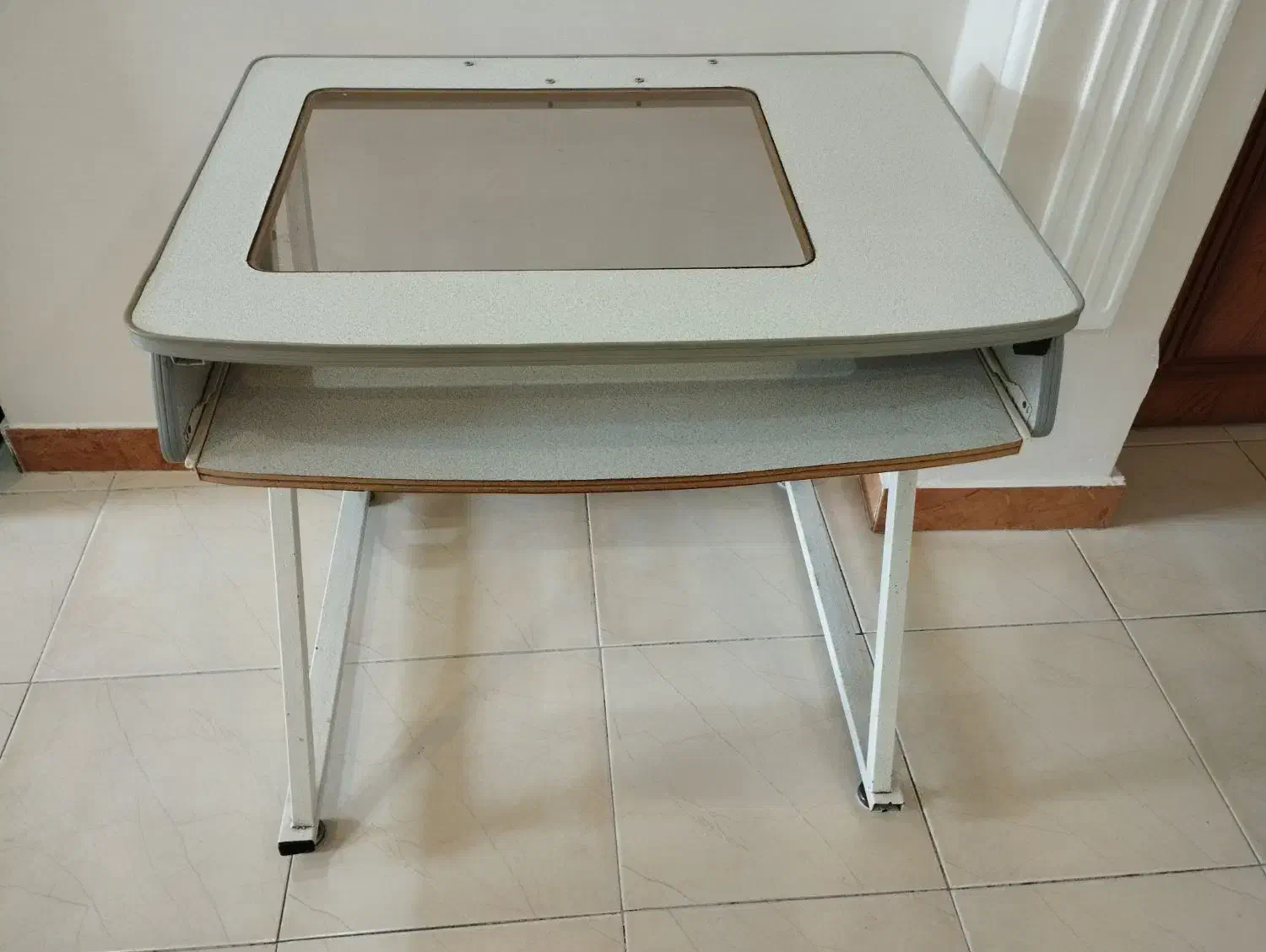 میز کامپیوتر پایه فلز و رویه چوب|میز تحریر و کامپیوتر|رشت, معلم|دیوار