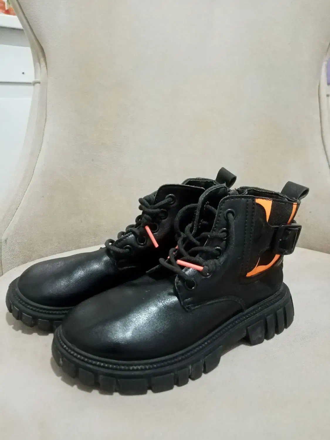 بوت بچگانه|کیف، کفش، کمربند|شیروان (خراسان), |دیوار