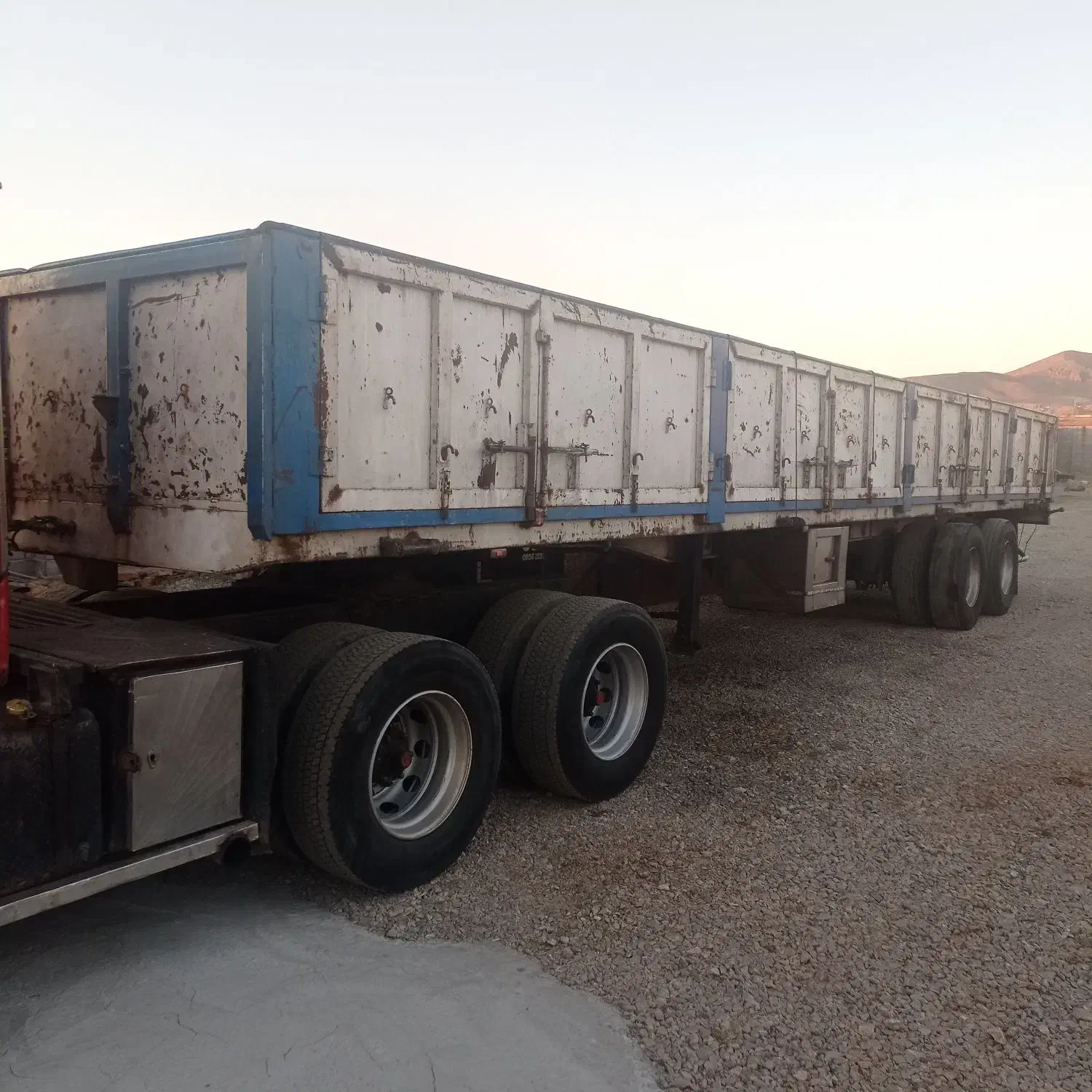 لبه دو محور|قطعات یدکی و لوازم جانبی|عجب شیر, |دیوار