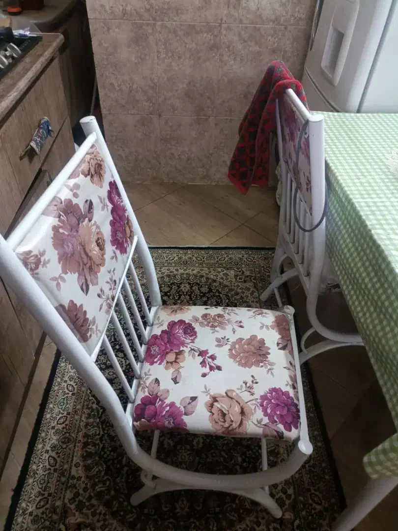 میز و صندلی ناهار خوری چهار نفره فلزی|میز و صندلی غذاخوری|اصفهان, قائمیه|دیوار