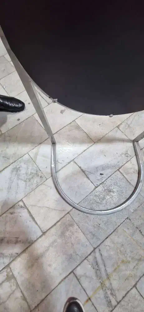 آینه قدی|آینه|قدس, شهر‌قدس|دیوار