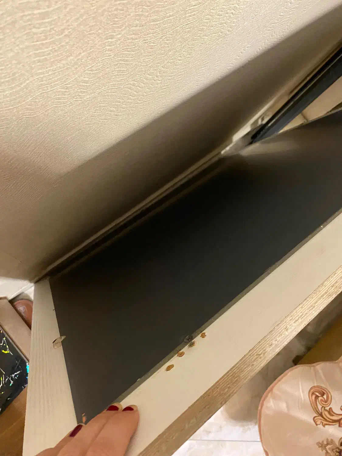 اینه قدی|آینه|ری, علایین|دیوار