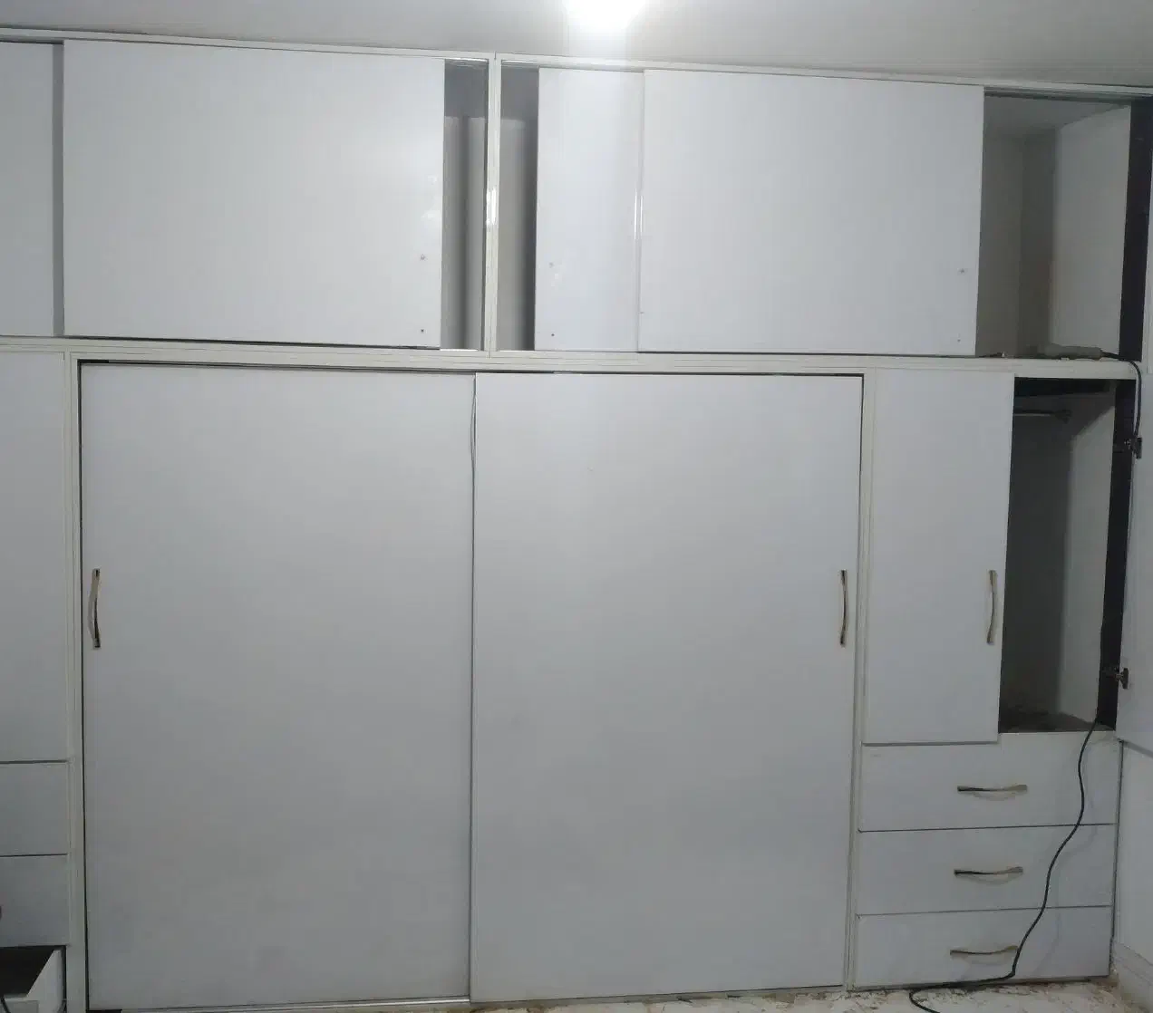 ساخت وتعمیر کابینت کمددیواری|جاکفشی، کمد، دراور|بم, |دیوار