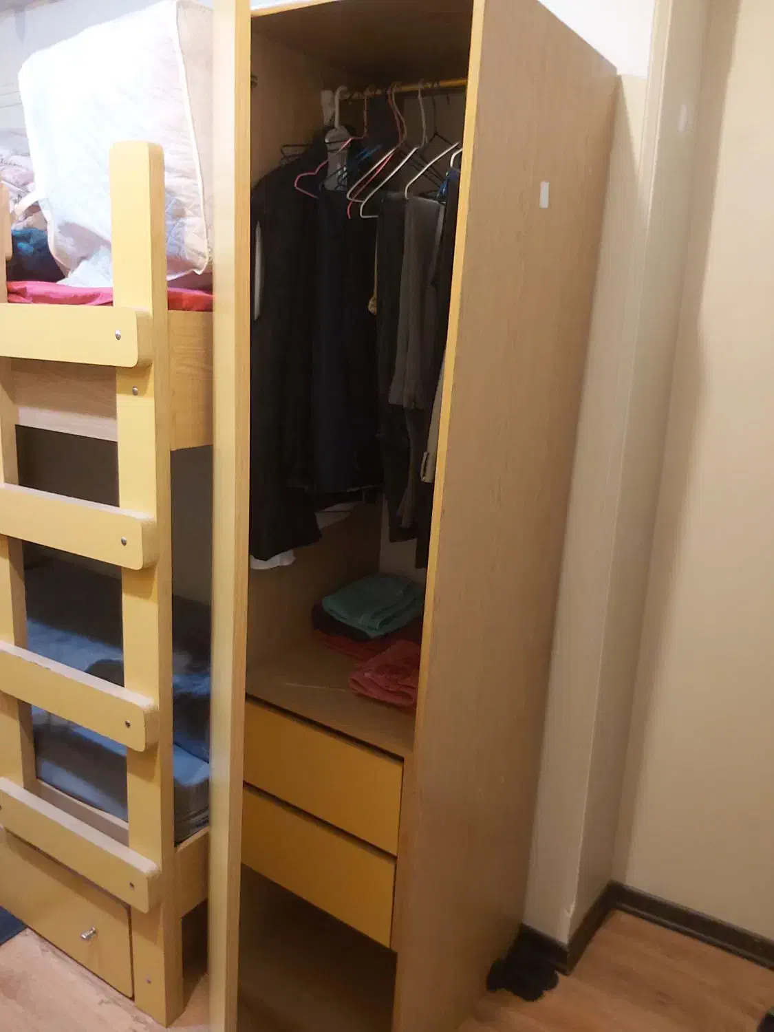 تخت دوطبقه وکمد میز|تخت و سرویس خواب|تهران, سردارجنگل|دیوار