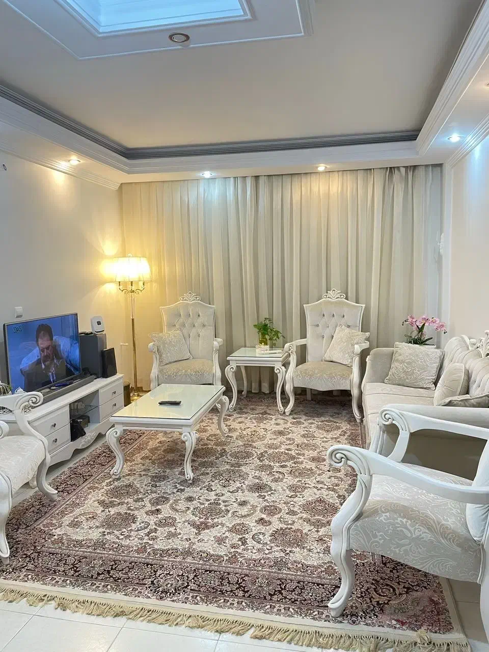 مبل هفت نفره ، میز ناهار خوری ۸ نفره در حد نو|مبلمان خانگی و میز عسلی|تهران, افسریه شمالی|دیوار