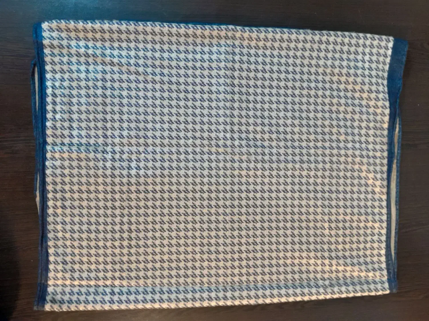 شال پاییزه|لباس|صدرا-فارس, فاز ۲|دیوار