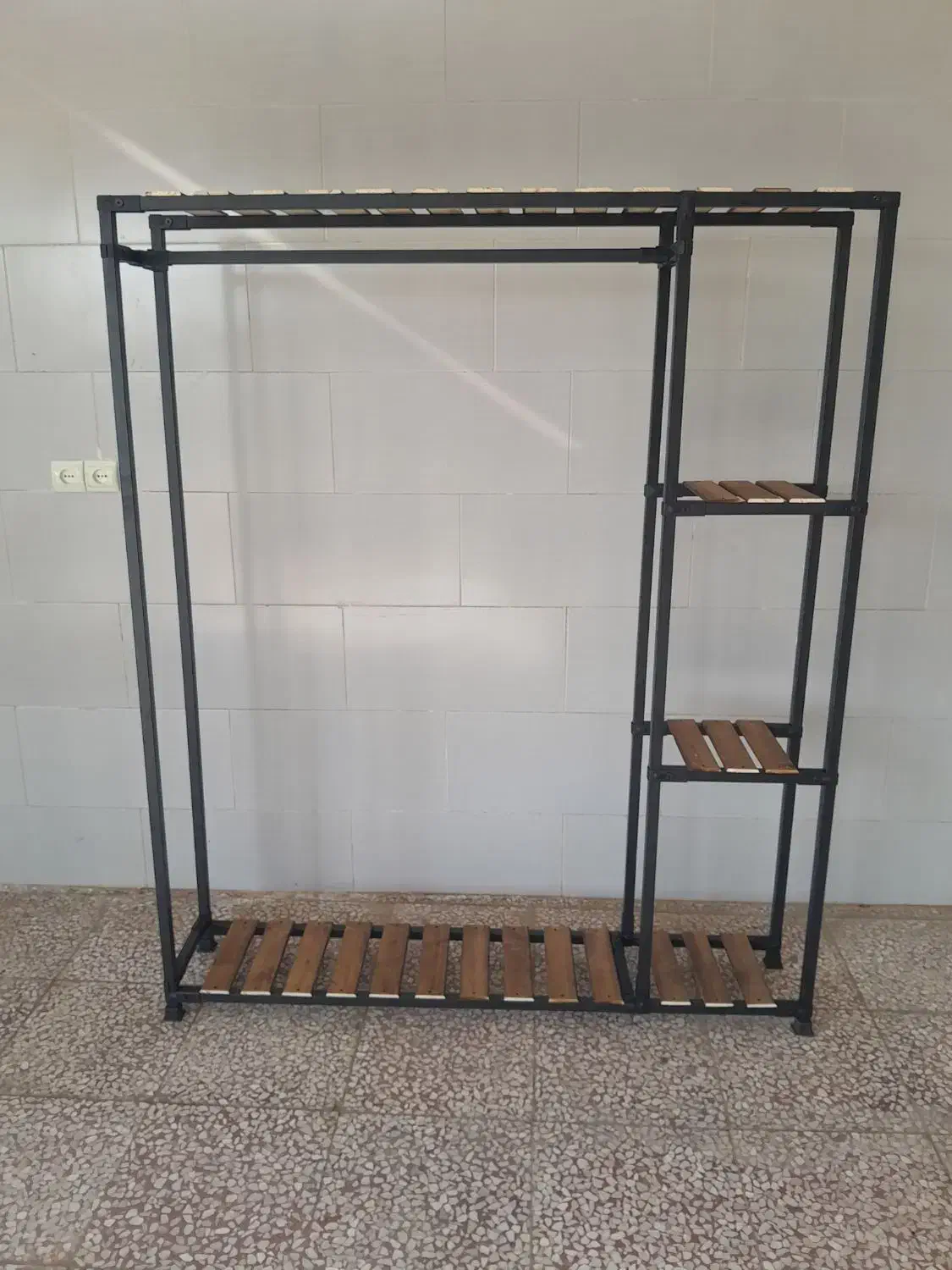 رگال لباس بغل طبقه ای|کتابخانه، شلف، قفسه‌های دیواری|رباط‌کریم, شهرک صنعتی ده‌حسن|دیوار