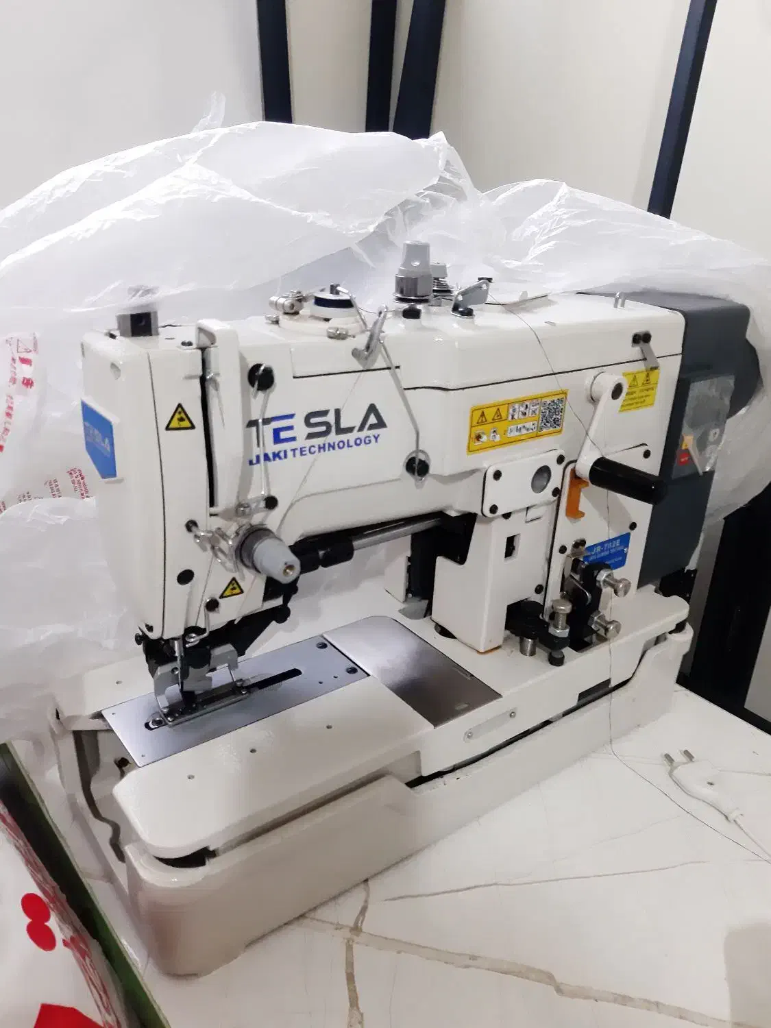 چرخ خیاطی مادگی دوز (جادکمه زن)|چرخ خیاطی و ریسندگی|قم, سالاریه|دیوار