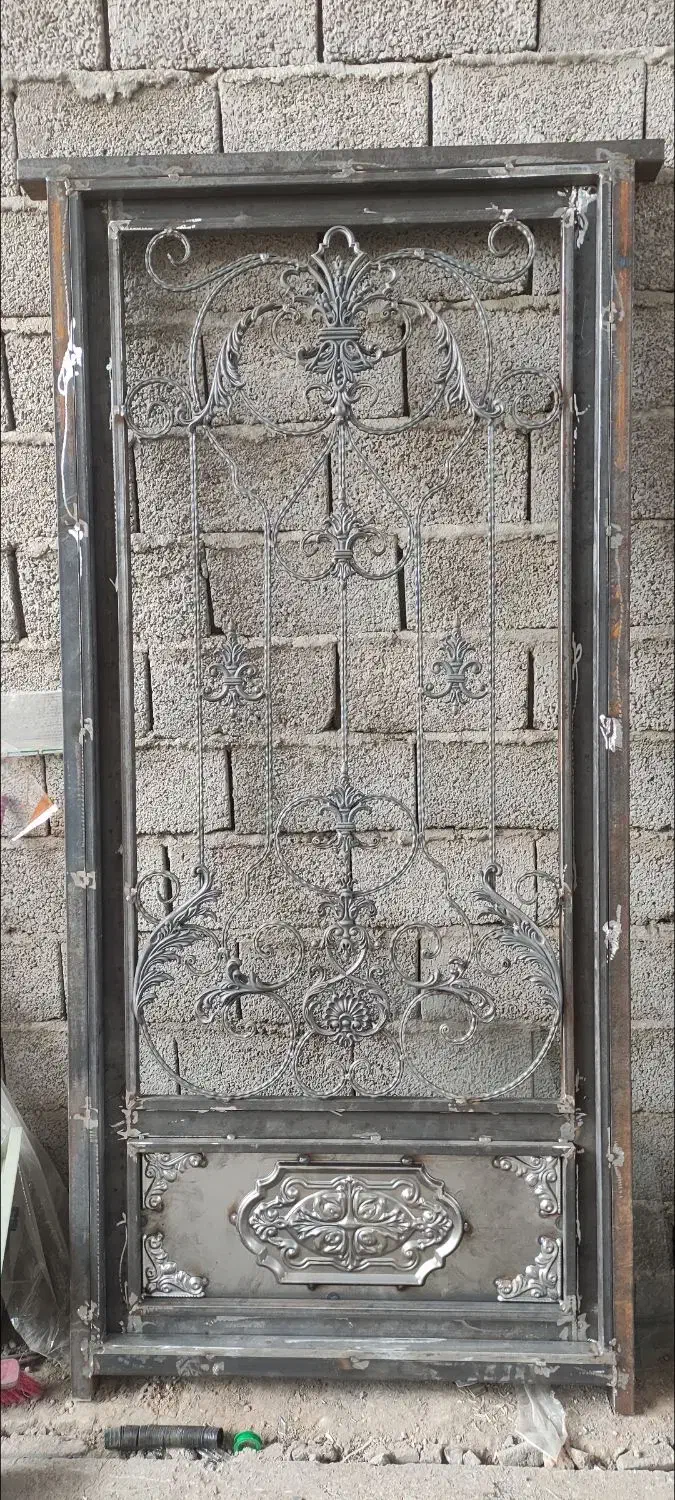 ۲ عدد درب فرفورژه تمام سنگین کاملا نو|مصالح و تجهیزات ساختمان|خسروشاه, |دیوار