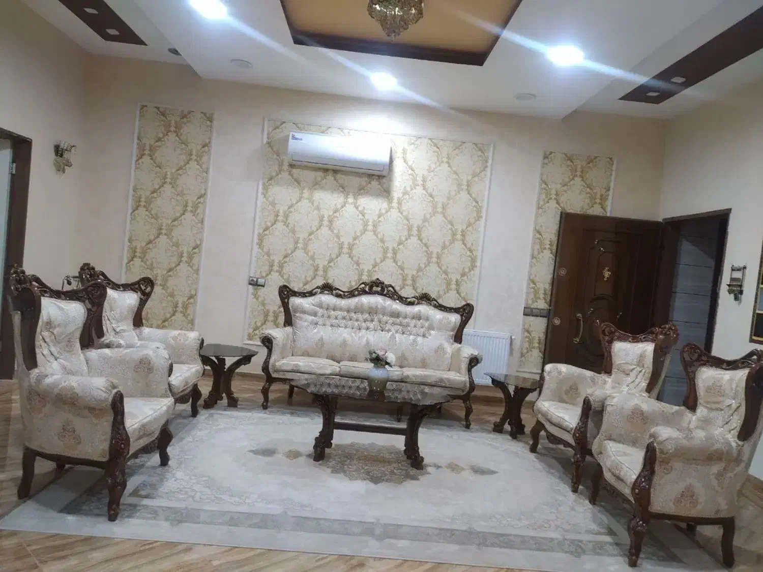 مبل ۹ نفره|مبلمان خانگی و میز عسلی|ایوان, |دیوار