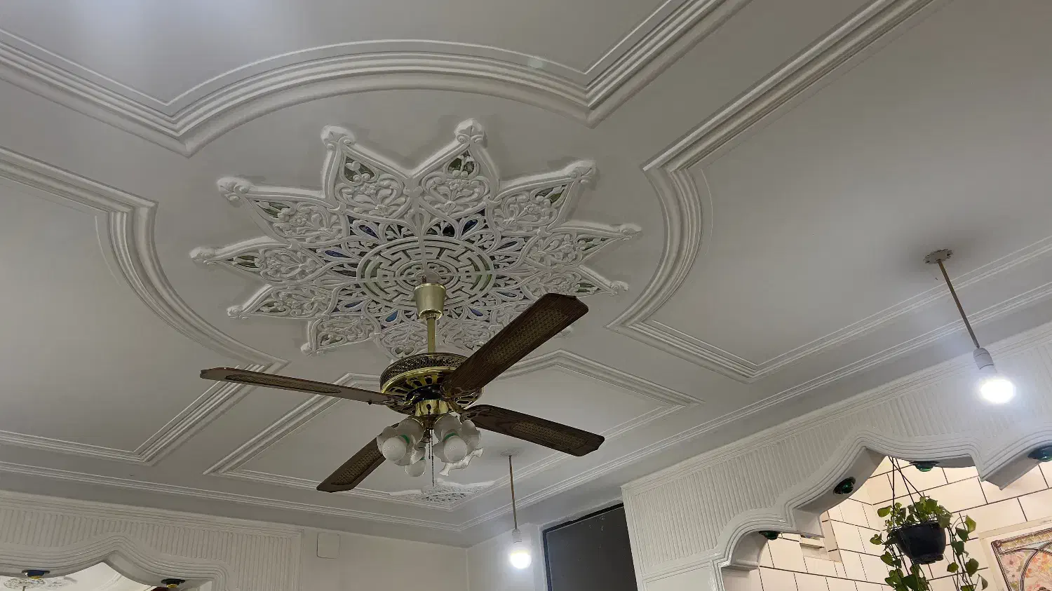 پنکه لوستری|پنکه و تصفیهکنندهٔ هوا|شوشتر, |دیوار